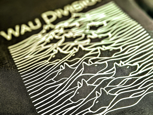 Wau Division T-Shirt – Post Punk Hunde Shirt